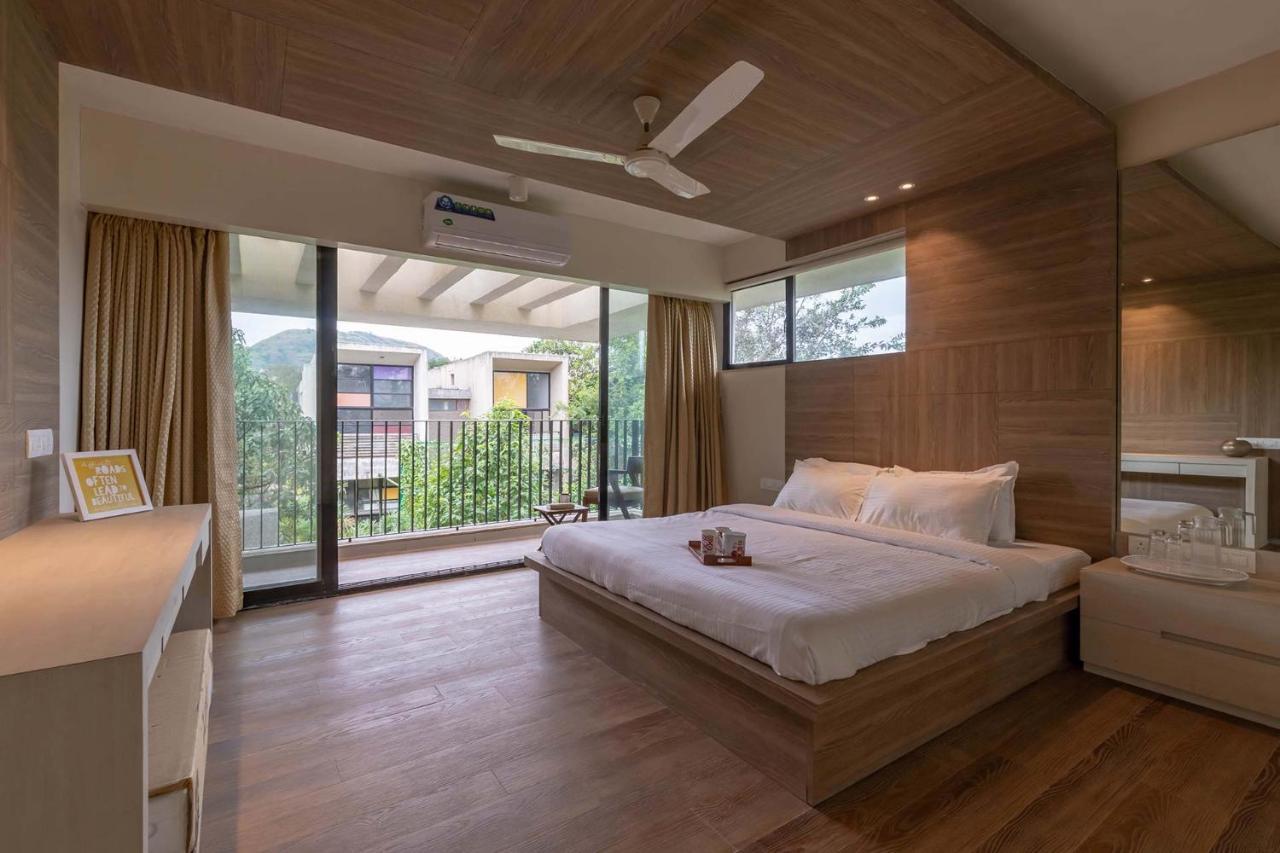 Villa Foresta By Stayvista With Modern Decor, Swimming Pool & Expansive Lawn For A Perfect Escape Lonavala Exteriör bild