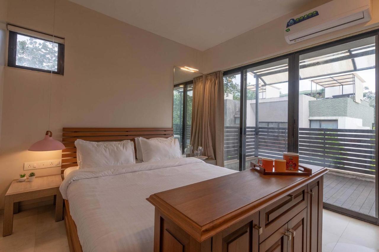 Villa Foresta By Stayvista With Modern Decor, Swimming Pool & Expansive Lawn For A Perfect Escape Lonavala Exteriör bild